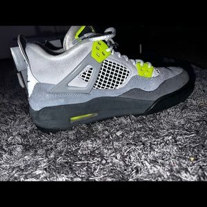 AIR JORDAN RETRO 4 COOL GREY/VOLT- WOLF GREY
